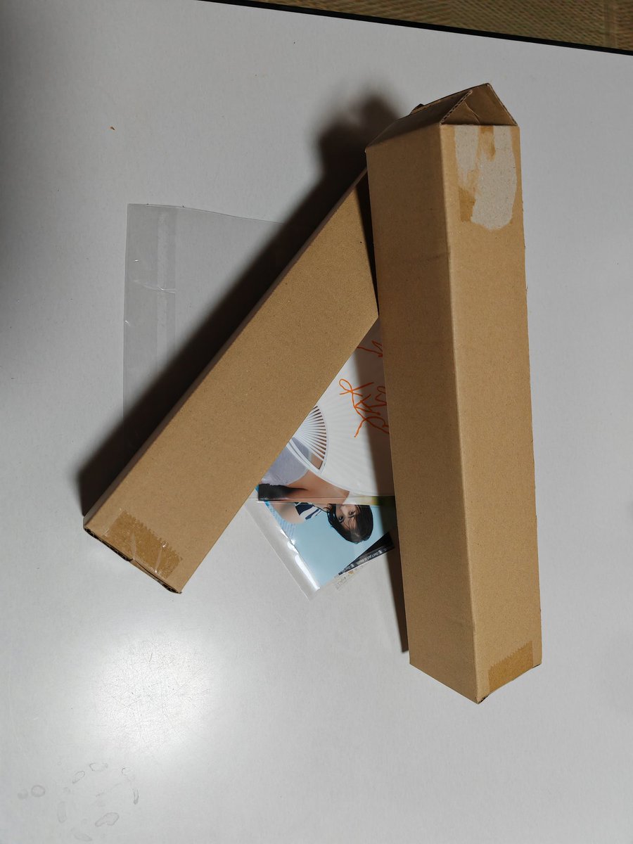 先日のオンラインサイン会の特典が届いておりました。
どれもあやかちゃんが眩しくて見ていられません。

<a href="/A_Shinya1101/">新谷あやか</a> 
#ばりやわとんこつ
#新谷あやか