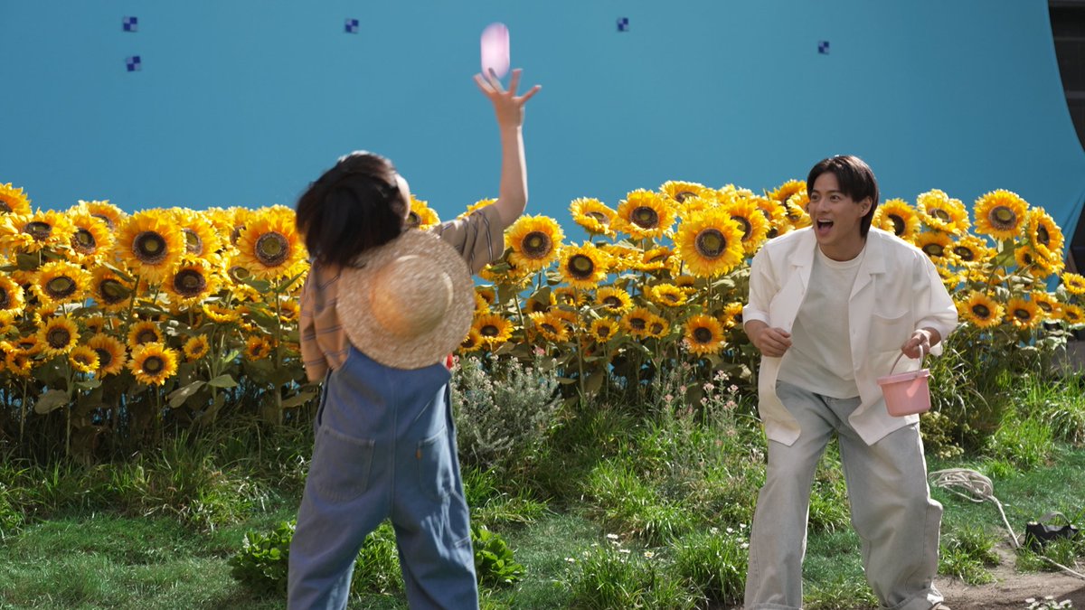 oricon's tweet photo. 平野紫耀、美しい寝顔を披露🌻
『液体ムヒ』WEBムービーで
子役とデッサン＆水風船バトルにほっこり
https://t.co/OWHgDKSxE4

#平野紫耀 https://t.co/wV6HLMZOim