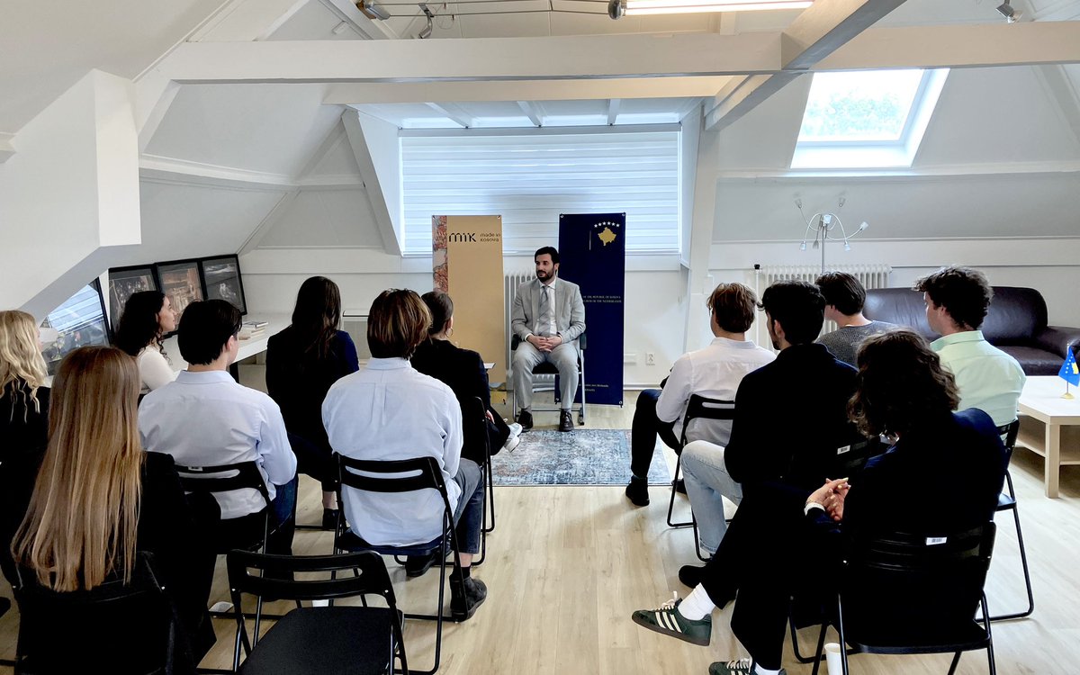 Very pleased to welcome once more international students at <a href="/KSinNL/">Kosovo in Nederland</a>, this time all the way from Groningen 🇳🇱
After a short embassy visit 🏛️ I presented 🇽🇰 foreign policy priorities &amp; highlighted excellent 🇽🇰🇳🇱relations.  🙏 to 🇳🇱Society for International Affairs for organising it