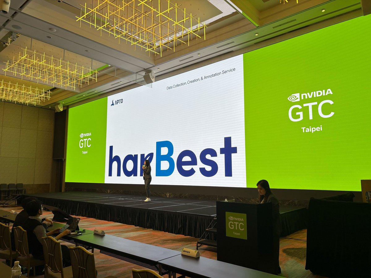 APTO_official's tweet photo. 🎤【登壇レポ】 
NVIDIA GTC Taipei の「Startup & VC Networking Event」にてAPTOのKatinaがピッチ登壇しました！  
たくさんのご参加、応援ありがとうございました📷 

これからも日本発AIスタートアップとして世界に展開していきます📷

#InnoVEX2025 はまだまだ続きます！
（まだ始まったばかり！） ブースでお待ちしています📷📷📷
#GTCtaipei #NVIDIA #スタートアップ #AIスタートアップ #harBest