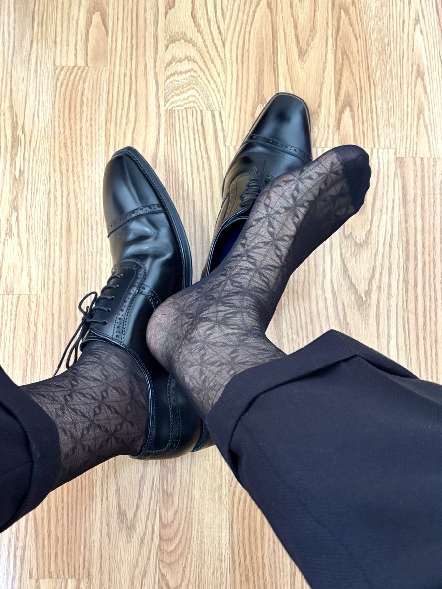 有点特别的一双丝袜