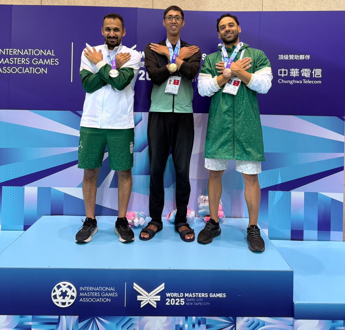 Saudi_Swimming's tweet photo. أخضر السباحة للماسترز يحصد 7 ميداليات منوعة في اليوم الثالث من منافسات السباحة 🏊‍♂️ 🇸🇦

ضمن دورة الألعاب الأولمبية العالمية للماسترز في تايبيه @ksamastersSCSM 💪

ميداليات ذهبية 🥇🥇
ميداليات فضية 🥈🥈
ميدالية برونزية  🥉🥉🥉

ألــــــــــــف مــــــــبروووك للأبـطـال 👏💚 https://t.co/rNFnr7N5Vq