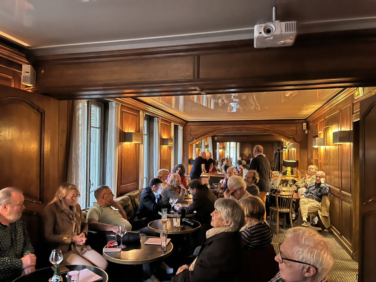 Les militants <a href="/Reconquete_off/">RECONQUÊTE !</a> du 12eme arrondissement de #Paris se sont réunis hier soir pour suivre le duel entre <a href="/knafo_sarah/">Sarah Knafo</a> extrêmement pugnace et Eric Dupond-Moretti.
Et bien sûr préparer la liste <a href="/ReconqueteParis/">RECONQUÊTE ! | Paris</a> dans le 12eme pour les #Municipales2026