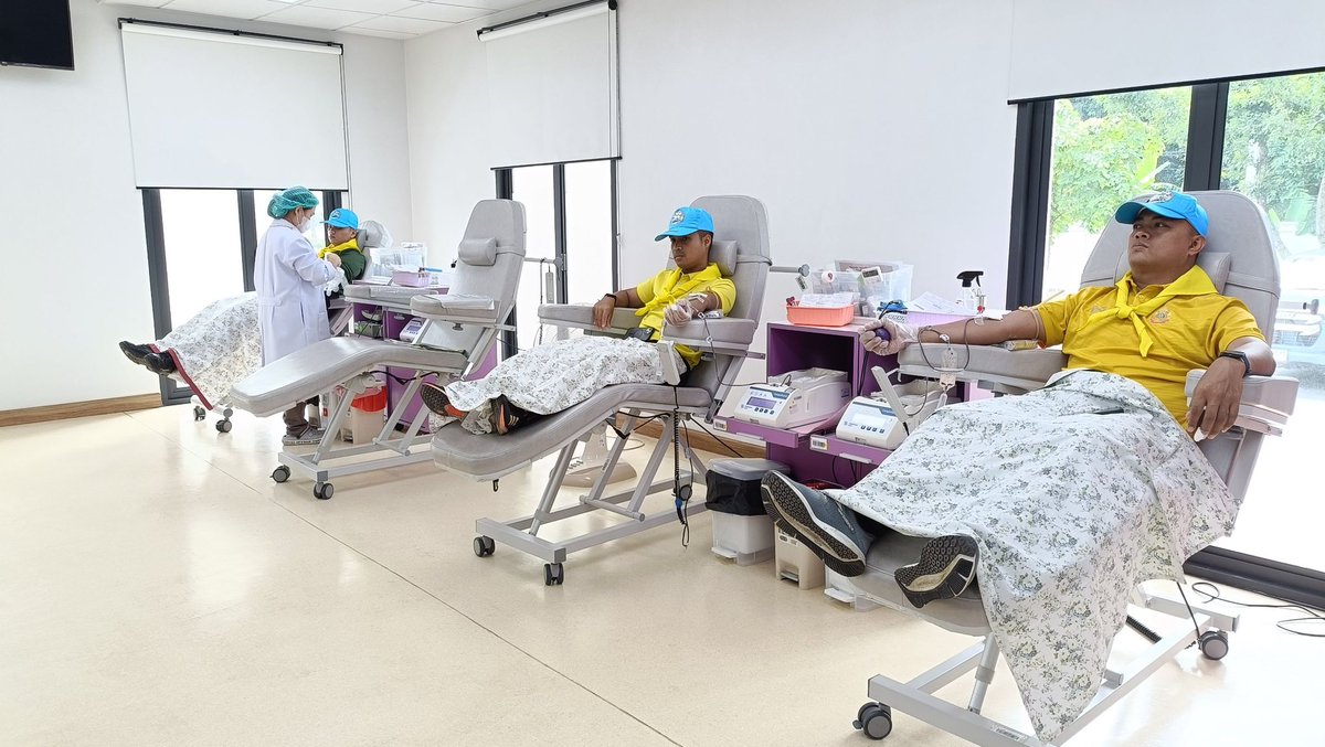 201_engineer's tweet image. พ.ท.กฤษฎา ตะเภาพงษ์ ผบ.ช.2 พัน.201 พร้อมด้วยกำลังพลจิตอาสาของหน่วย ร่วมกิจกรรม บริจาคโลหิตตามโครงการ “จิตอาสาบริจาคโลหิต เฉลิมพระเกียรติสมเด็จพระกนิษฐาธิราชเจ้า กรมสมเด็จพระเทพรัตนราชสุดาฯ สยามบรมราชกุมารี ครบ 70 พรรษา” ณ ภาคบริการโลหิตแห่งชาติที่ 5 จ.นครราชสีมา