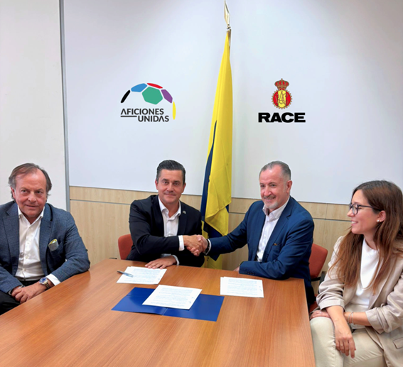 Aficiones Unidas (@aficionesunidas) on Twitter photo ⚽Una alianza pensada para quienes nunca fallan⚽
<a href="/AficionesUnidas/">Aficiones Unidas</a> Unidas y <a href="/RACE_es/">RACE - Real Automóvil Club de España</a> firmamos un acuerdo para acompañar a todos esos #peñistas que cada semana recorren kilómetros con un solo objetivo: apoyar sus colores.
🖊️Con esta alianza, reforzamos nuestro compromiso con la ⚽Una alianza pensada para quienes nunca fallan⚽
<a href="/AficionesUnidas/">Aficiones Unidas</a> Unidas y <a href="/RACE_es/">RACE - Real Automóvil Club de España</a> firmamos un acuerdo para acompañar a todos esos #peñistas que cada semana recorren kilómetros con un solo objetivo: apoyar sus colores.
🖊️Con esta alianza, reforzamos nuestro compromiso con la