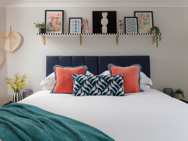 Anchor View is a luxurious two-bedroom waterfront apartment in #Falmouth.

Just a short walk from the town centre, the apartment features a spacious open-plan living area, a high-spec kitchen, and a private balcony, making it an ideal base for a relaxing #Cornish escape.