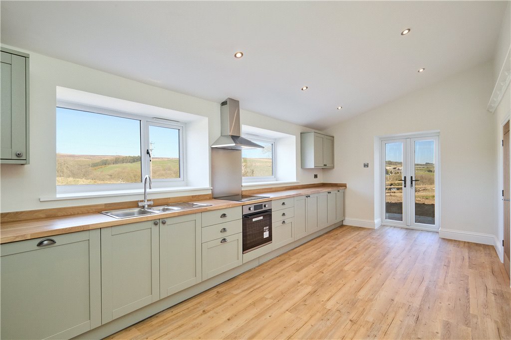 DacresYorkshire's tweet image. 🏠 FARMHOUSE TO LET WITH PADDOCK 🐴   
📍 Hunger Hill Road, Middleton, Ilkley
A fully refurbished character 3 bedroom farmhouse with an optional approximately ONE ACRE paddock is available to rent.
01943 862131
loom.ly/TISNOgk
#3bedrooms #oneacre #equestrian #rent