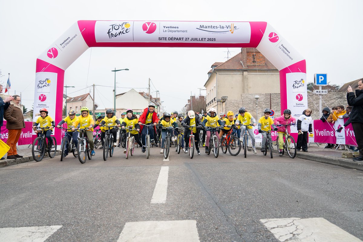 Les Yvelines (@les_yvelines) on Twitter photo #JeudiPhoto 🚴♂️ En février dernier, la ligne de départ de la dernière épreuve du <a href="/LeTour/">Tour de France™</a> était inaugurée à <a href="/Mantes_la_Ville/">Mantes-la-Ville</a>.
🏁Le départ approche doucement, et les Yvelines vibrent déjà au rythme du Tour de France !
🗓️Le 24 mai, Mantes-la-Ville sera de nouveau en fête avec la #JeudiPhoto 🚴♂️ En février dernier, la ligne de départ de la dernière épreuve du <a href="/LeTour/">Tour de France™</a> était inaugurée à <a href="/Mantes_la_Ville/">Mantes-la-Ville</a>.
🏁Le départ approche doucement, et les Yvelines vibrent déjà au rythme du Tour de France !
🗓️Le 24 mai, Mantes-la-Ville sera de nouveau en fête avec la