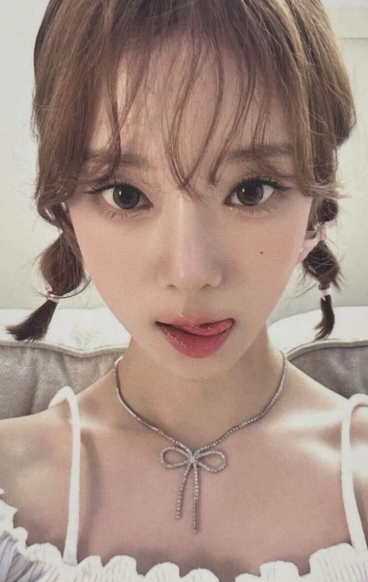 chroash's tweet image. like mother                              like daughter