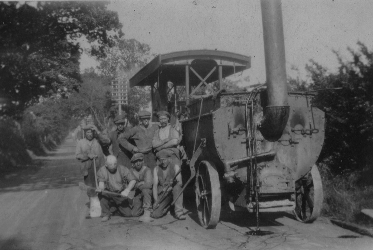 jamessims5's tweet photo. @postcard13 My granddad's road crew, the first one is auchtermuchty, mum said you could always pick him out as he worked the roller &amp; had the dirtiest face. 2nd shows the structure of laying the road.
Last two are Perth and Kinross council crews I think with a good example of the tar boiler https://t.co/ZpIc8UTjTt