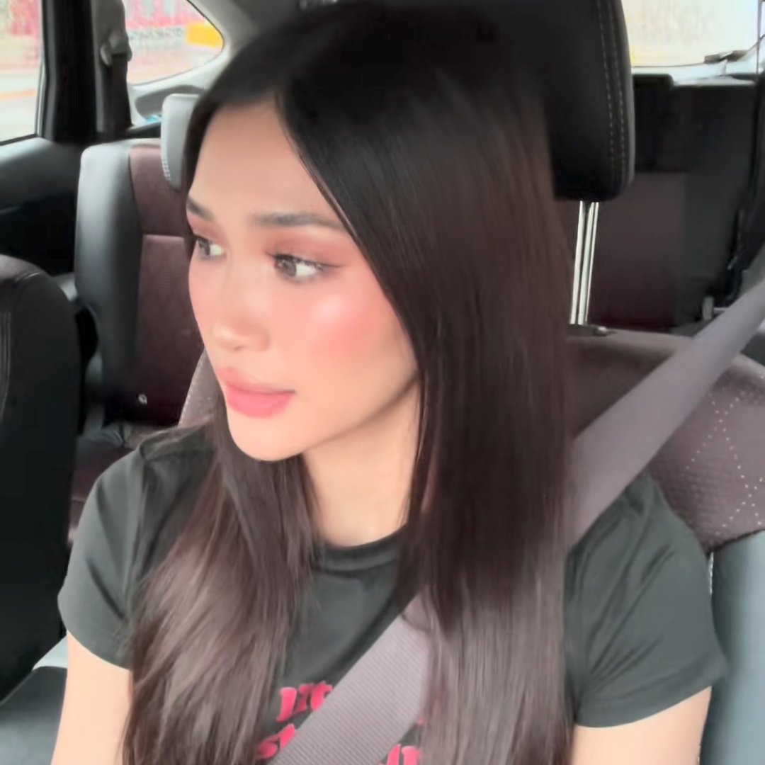 jhoaiahpper's tweet photo. “Yabang mo”                             “bagal mo 🙄” https://t.co/4KQlYWWcHV