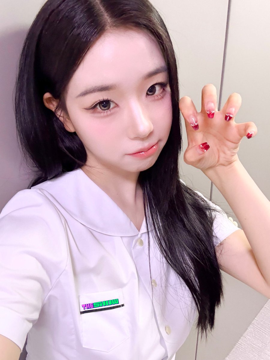 [★377회 더쇼초이스 후보②]
얘들아 핀터레스트 왜 써?
트리플에스 '깨어' 무대 보면 되는데...
아가퀸들의 달콤쌉싸름소울력 충만한 감다살 무대에 
시각, 청각, 美각이 다 깨어남

#THESHOW #깨어 #트리플에스 #tripleS <a href="/triplescosmos/">tripleS official</a>