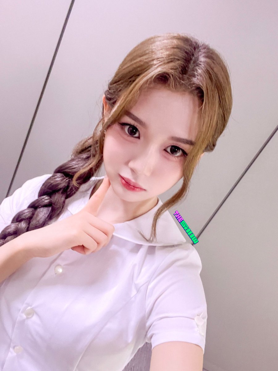 [★377회 더쇼초이스 후보②]
얘들아 핀터레스트 왜 써?
트리플에스 '깨어' 무대 보면 되는데...
아가퀸들의 달콤쌉싸름소울력 충만한 감다살 무대에 
시각, 청각, 美각이 다 깨어남

#THESHOW #깨어 #트리플에스 #tripleS <a href="/triplescosmos/">tripleS official</a>