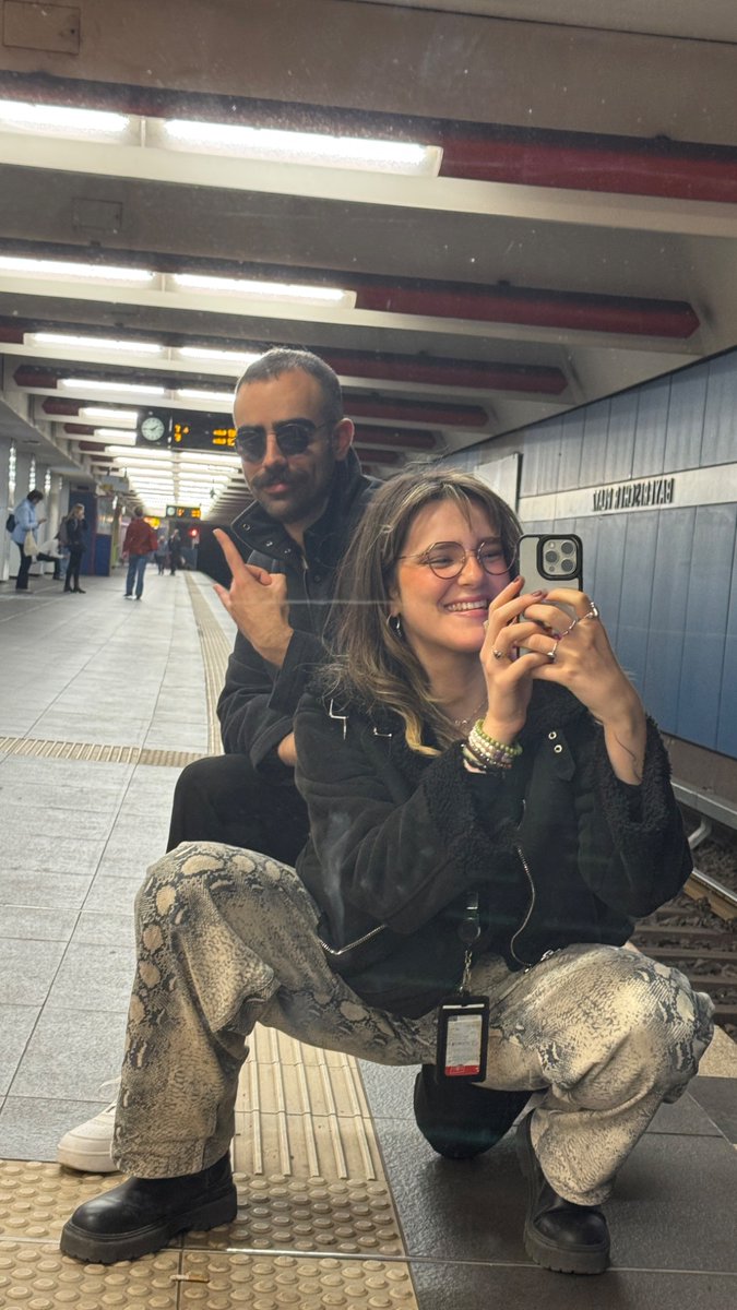 Such a good time at my first <a href="/AMazeFest/">A MAZE.</a> with <a href="/Lucia_gartist/">Lu</a> <a href="/Yipihay/">Yipi</a> 

He vuelto con el corazón calentito y ganas de seguir en esta infustria ❤️❤️