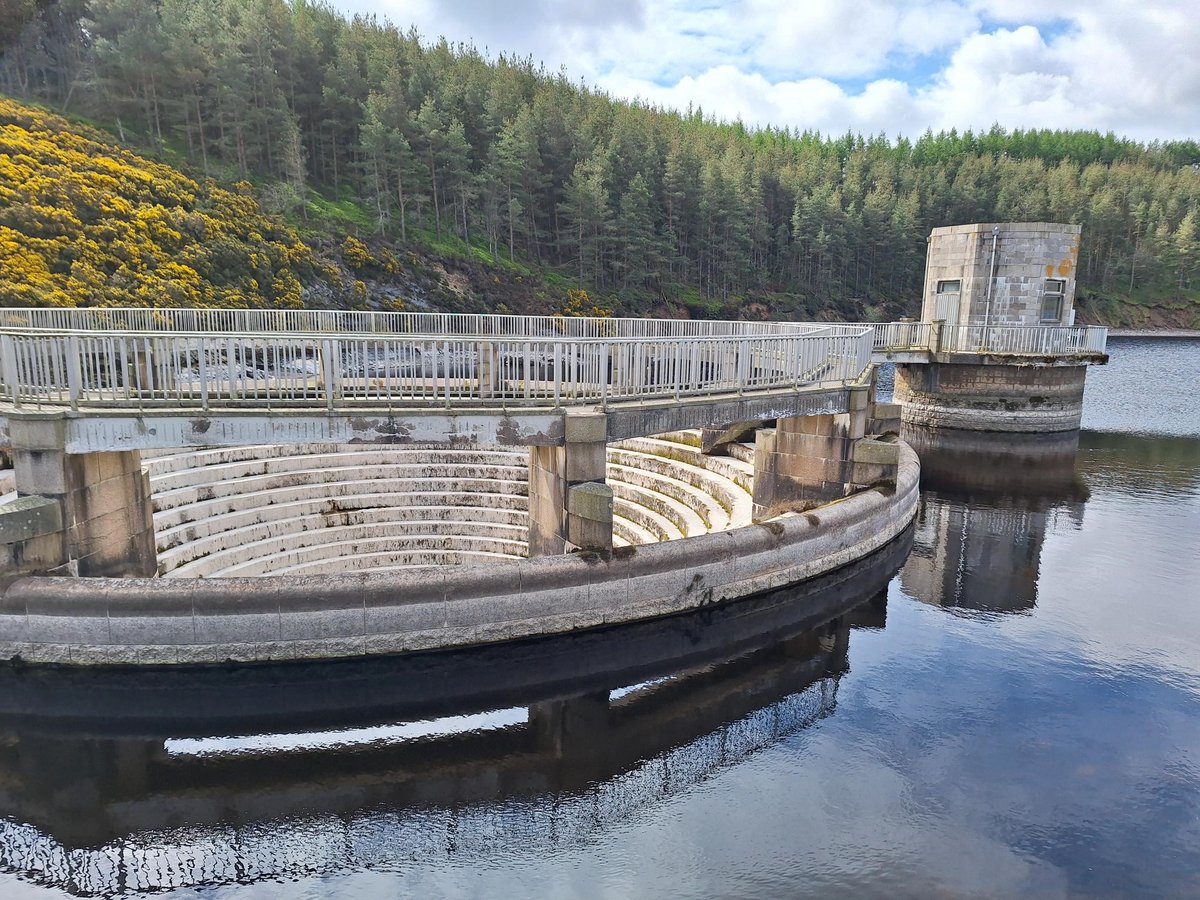 Earlier this month, we hosted <a href="/CeeD_Scotland/">CeeD</a> members at our £3M siphon-fed hydro scheme at Whiteadder Reservoir.

Showcasing how innovation &amp; sustainability power vital infrastructure - all while cutting reliance on the grid. #Innovation #NetZero