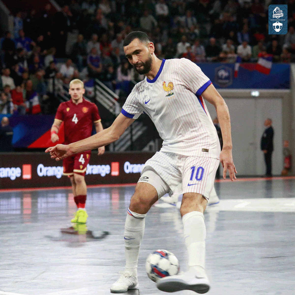 Footballogue's tweet photo. Philippe Diallo a annoncé qu'il poussait pour que le futsal fasse son apparition aux Jeux Olympiques, et que cela pourrait être le cas pour les JO de 2032, à Brisbane. 

Cette pratique pourrait remplacer le foot à 11. 

Qu'en pensez vous ? 🤔

(RMC) https://t.co/kIuDQm7Mq7