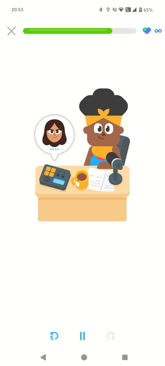 Duolingo、ポッドキャスト形式の問題なのに誰も喋らない気まずい時間が流れてるんだけどどうすればいいんですか？僕から話しかけるべきですか？