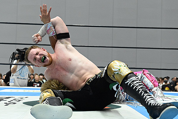 ☆セミファイナル 「Aブロック公式戦」 フランシスコ・アキラ vs