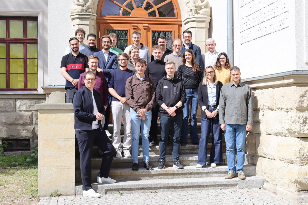 EU-TRAINS tweet media