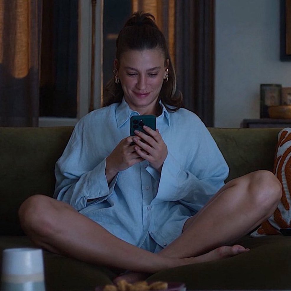 uyudun mu sorusunun bünyede bıraktığı gülümseme 

#KimlerGeldiKimlerGecti