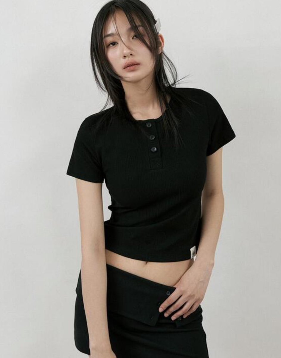 #RT이벤트 
RT이벤트도 가져왔어요!! 제가 이쁘다고 생각했던 
에센셜 헨리 골지 반팔티를 3분께 드립니다🎁

당발: 5/26
이글을 #RT 하신 분들중 3분
색상 랜덤