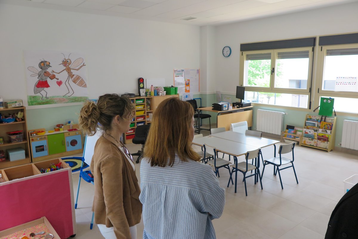 aytogetafe's tweet photo. Hemos visitado el CEIP María Blanchard para escuchar de primera mano las necesidades del centro y seguir trabajando, junto a la comunidad educativa, por una educación pública de calidad en Getafe. https://t.co/gYGJZU3At0