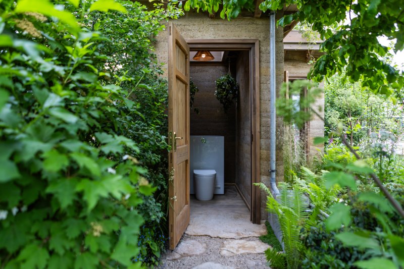 CGIAR's tweet image. 🌱 The #GardenOfTheFuture is at the #RHSChelsea FlowerShow.

Created with @GatesFoundation and @ButlerAndParker, the garden features CGIAR innovations that are helping farmers and communities adapt to climate change.

👉 More: on.cgiar.org/4m3lsCt

#FutureOfFood