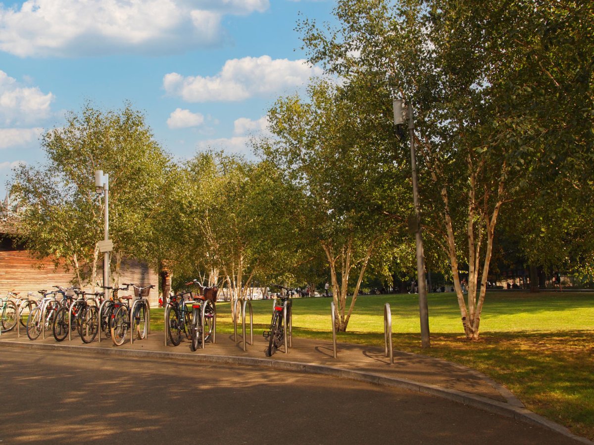 🌳Trees for Streets has launched in Newham!

Residents, businesses &amp; community groups can now sponsor street trees - improving air quality, boosting wellbeing &amp; cooling our streets 🌱

Let’s grow a healthier, greener borough together 🌱
👉newham.gov.uk/climate-action…