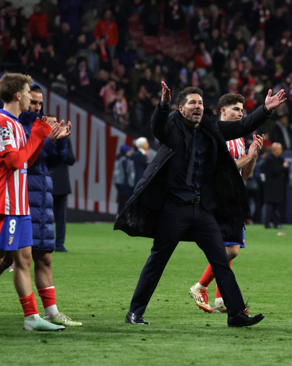 🚨 Oliver Kahn: “My favorite moment of the season? Diego Simeone, after the Champions League exit against Real Madrid, calling on the fans to applaud his team in a moment of defeat. It wasn’t a moment of success, but one that revealed character and true leadership.”