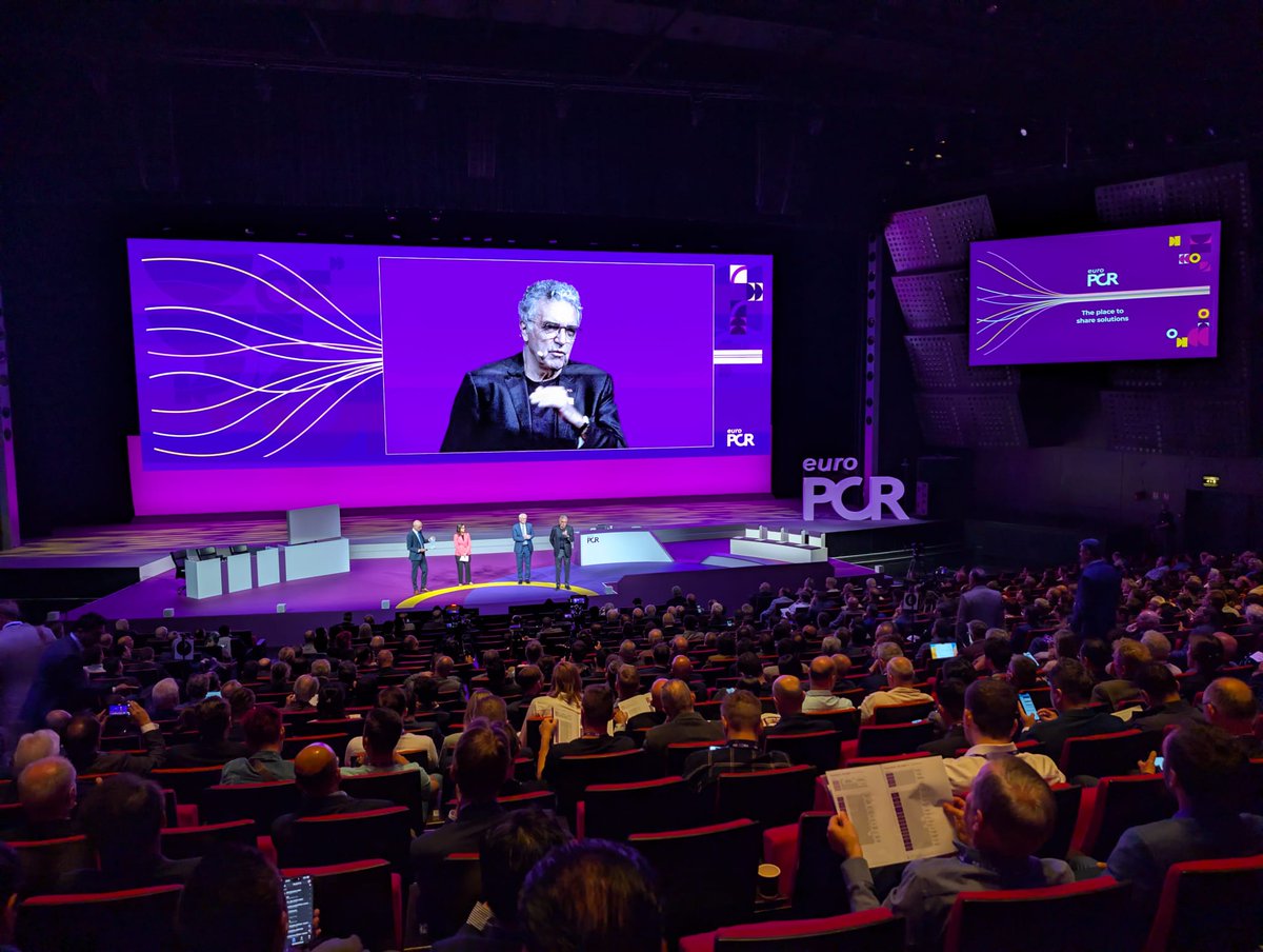 Emotional moments at this morning's #EuroPCR 🇫🇷 2025 Welcome Ceremony as Jean Fajadet spoke about the values of life-long education, integrity, humility and teamwork instilled by Jean Marco, who was participating in the ceremony from Toulouse via the digital platform!