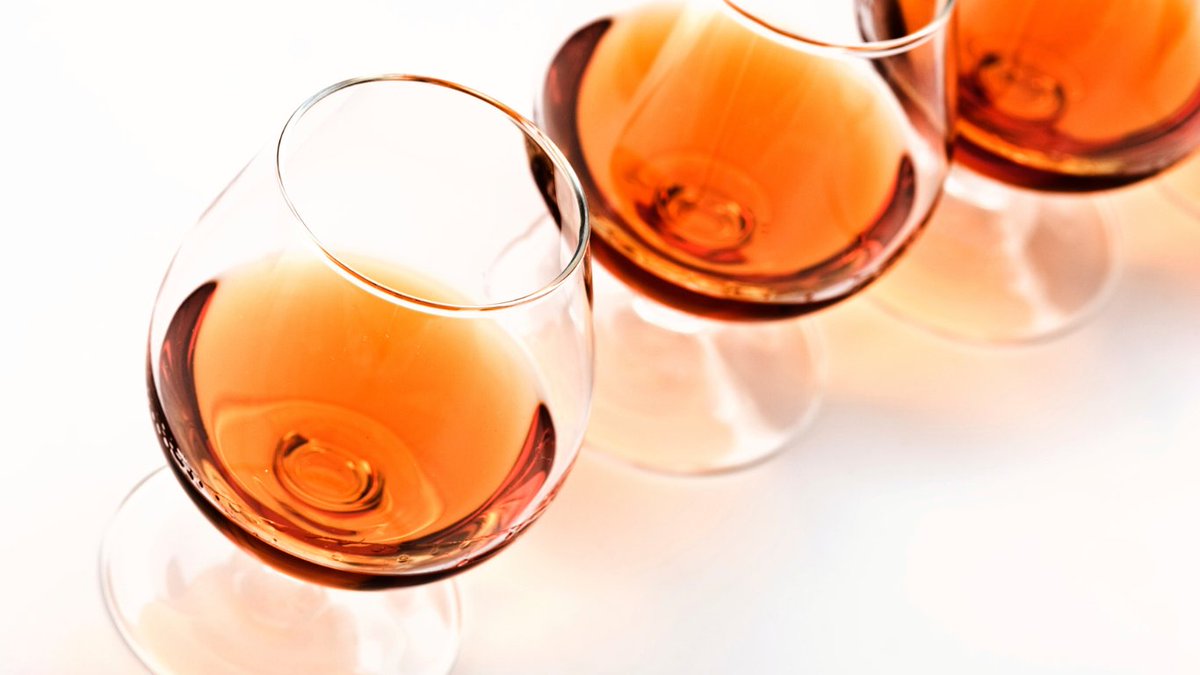 Discover the magic of Calvados! 🇫🇷 🍏 This fragrant apple brandy from Normandy is rich in history and flavour—a must-try for spirit lovers. ✨

zurl.co/LZW3A