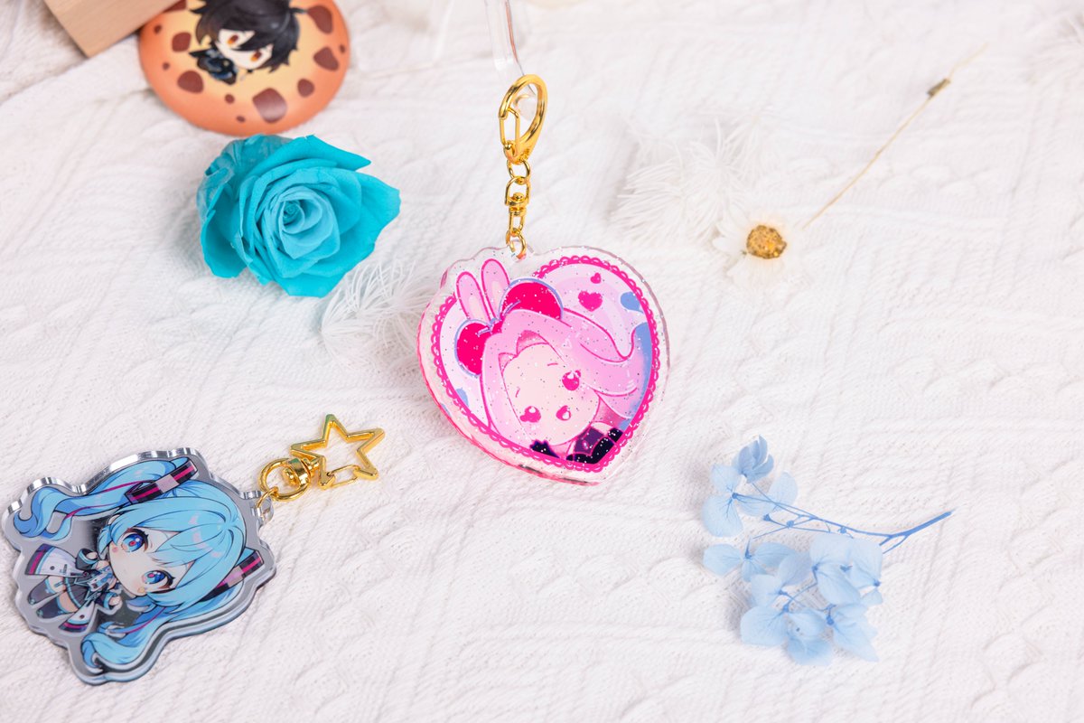 ✨ Add some sparkle to your day with our glitter keychains! 💖🔑
Cute, shiny, and perfect for your bag or keys ✨👜
Grab yours now and shine on! 🌟💫
#foryourpage #custommerch #SmallBusiness #cutestuff