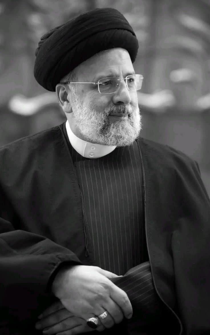 Sarehnazri's tweet image. اما طولانیترین شب سال؛
همون شبی بود روزگار شهید رئیسی رو از ما گرفت💔
#خادم_حرم_ایران
#یار_محرومان