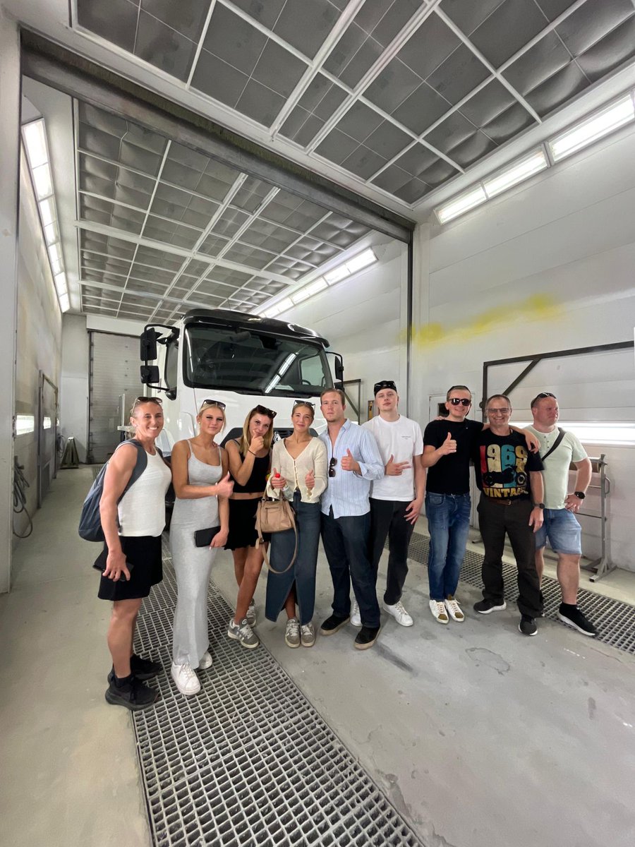 CampusSudMetier's tweet photo. 📸 Immersion suédoise au Campus Sud des Métiers !
Grâce à un partenariat avec le lycée Elof Lindälvs Gymnasium 🇸🇪, 6 élèves en méca poids lourds ont vécu une semaine pro intense chez @GroupeIppolito  / @AzurTrucks - Ippolito Mobilités via #ErasmusPlus

#MobilitéEuropéenne #CCI06 https://t.co/E8CH2MI5O6