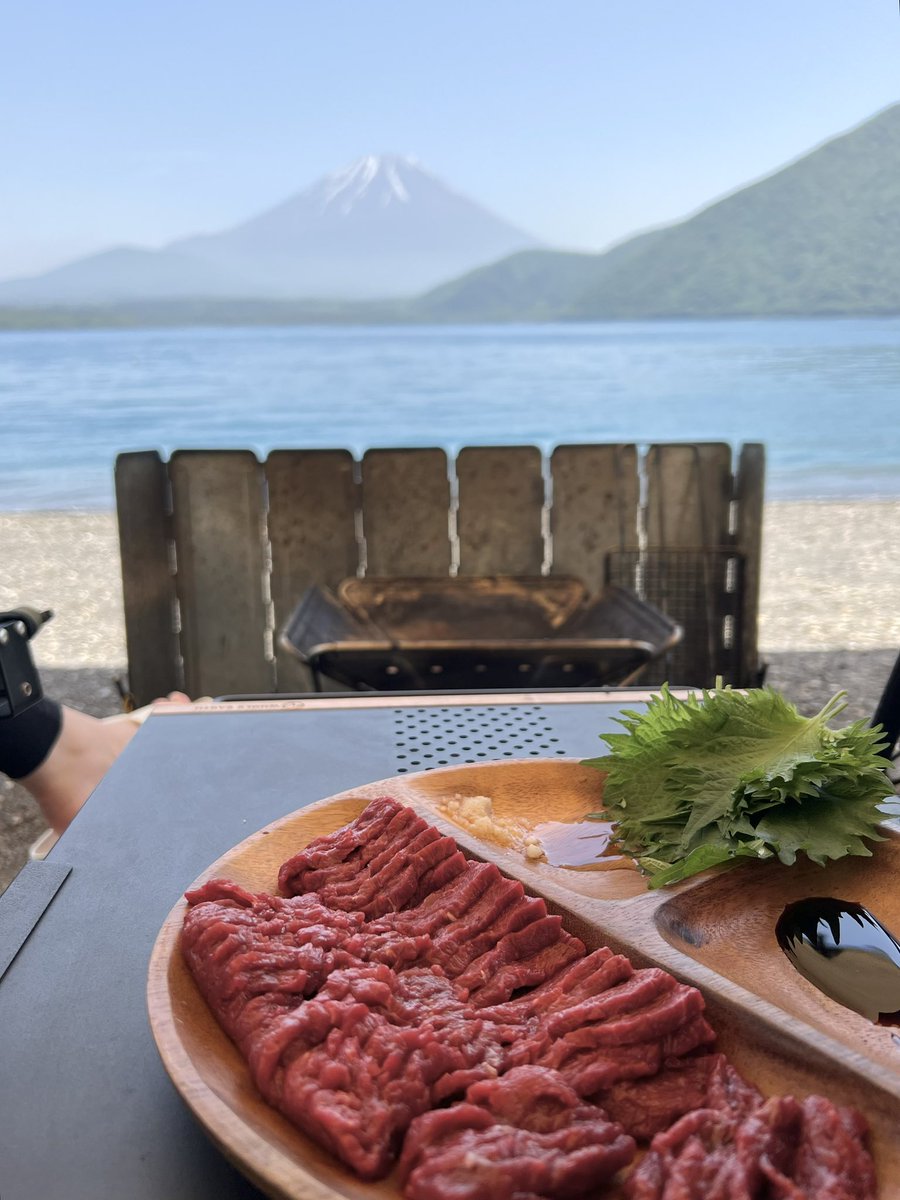 SuperiorDri_01's tweet photo. 旧千円札とゆるキャンの聖地で2泊🏕️
念願の自家用カヤック初出艇🚣‍♀️

#浩庵キャンプ場 https://t.co/dYiF1WqL4O