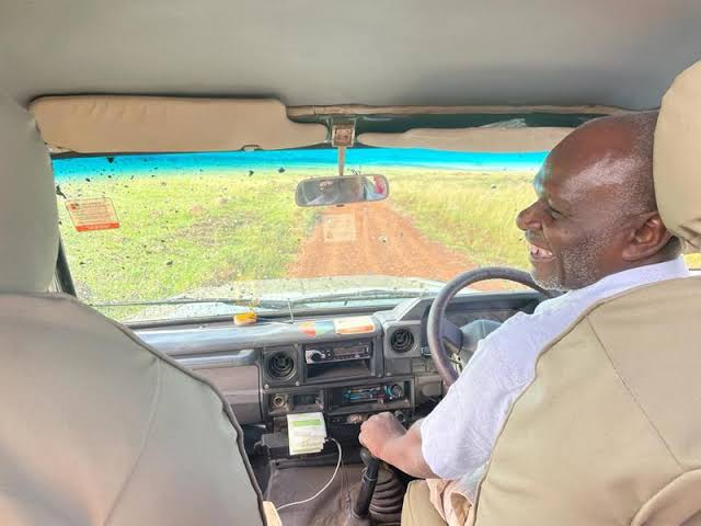 nairobiDailyNew's tweet image. Hii Nairobi yetu tu!

Watu wanaishi the same estate, same apartment, all work in CBD, but each one drives to work in their own car, causing unnecessary traffic in Nairobi.

Kuna shida gani mkisema, “This week we use your car, next week mine”? 🤷🏽‍♂️