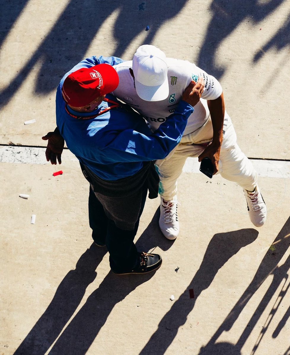 Bugün Niki Lauda'nın ölüm yıldönümü. 

Saygı ve özlemle. 🖤