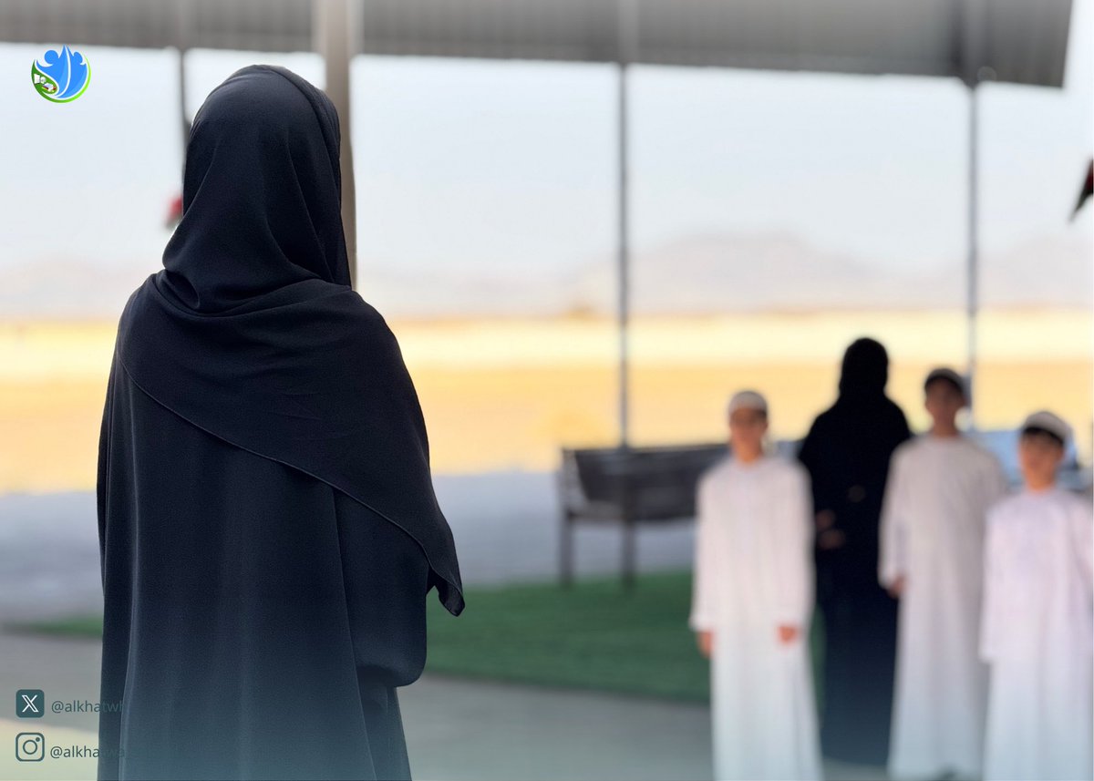 حرصت الأستاذة سميرة المنذرية، مديرة #مدرسة_الخطوة، خلال الطابور المدرسي في مناسبات متعددة، على التأكيد على أهمية الالتزام بالدوام المدرسي، لما له من دور بارز في تعزيز انضباط الطلاب وتحقيق أفضل النتائج الأكاديمية والتربوية.
#تعلم_مستدام #تعليمية_البريمي