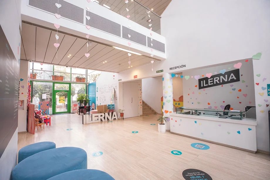 MasdeunoSevilla's tweet image. HOY MÁS DE UNO SEVILLA, en directo desde las instalaciones de @ILERNAFormacion, un centro oficial, reconocido, homologado y autorizado para impartir FP a distancia oficial. Conoceremos su amplia oferta educativa. 🧑‍🏫👨‍🔬👷🏻‍♂️