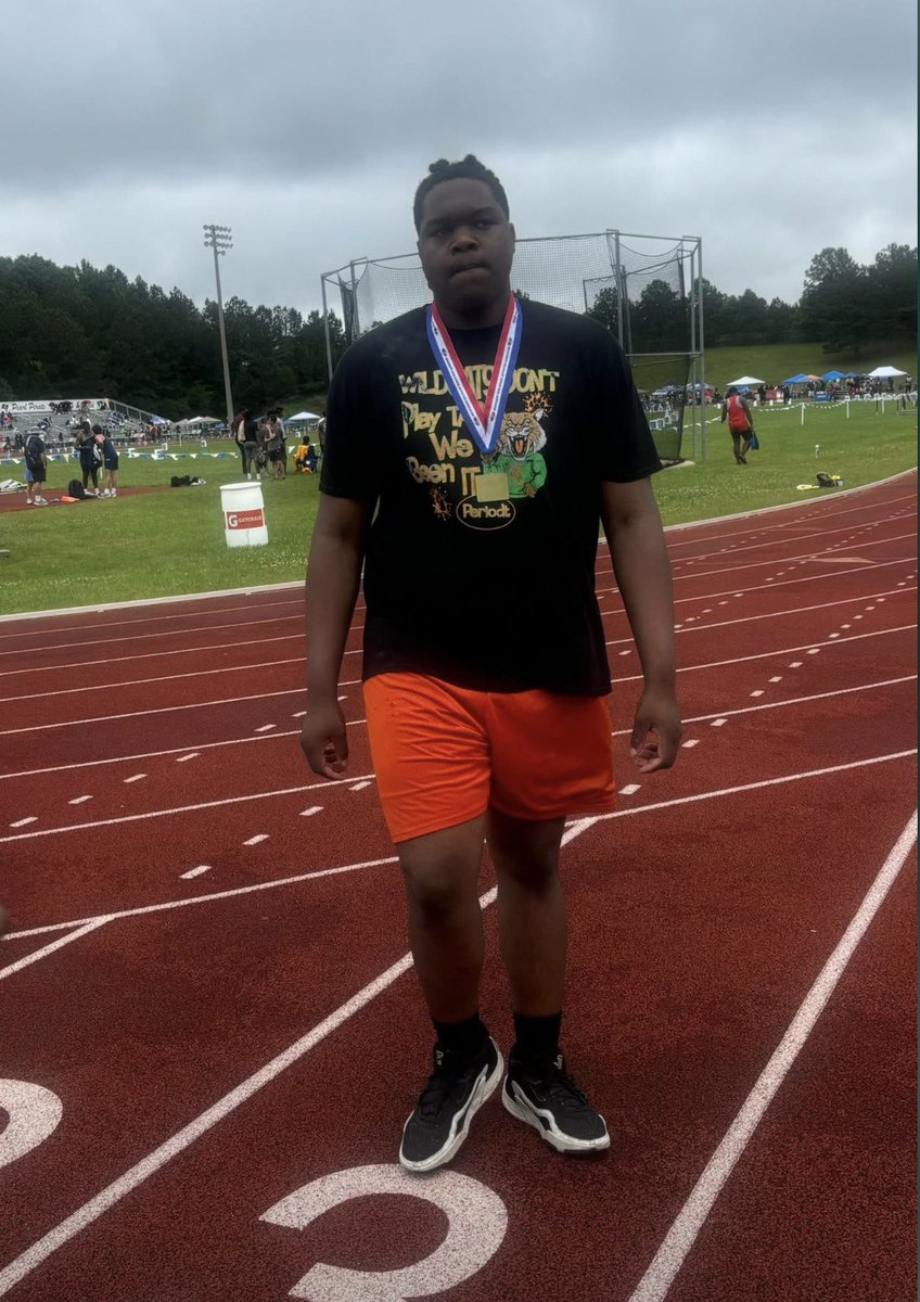 Miss-Lou Recruits (@shedrickmckenz2) on Twitter photo 🚨3 Sports Athlete🏈🏀🏃♂️🚨
Darien Tolliver
6’4” 285lbs
Wilkinson County HS(MS)
2027 DT/OT
<a href="/DarienTolliver0/">Darien Tolliver</a>
<a href="/phuddleston_ph/">Coach Parrish Huddleston</a> <a href="/Chips_aRoy/">TE Coach Roy/Special Teams Coord./Graphic Designer</a> <a href="/HowardHuskies1/">HH Prep Post Grad Football Team</a> <a href="/teamnix3k/">Jo Nixon</a> <a href="/ULMFB_Recruit/">ULM Football Recruiting Dept.</a> <a href="/NV_DennisEck/">Dennis Eck</a> <a href="/CoachBusz/">Ryan Busz</a> <a href="/MilesHCFootball/">Coach Chris Goode</a> <a href="/insidezone/">Chris Patterson</a> <a href="/CoachPickOC/">Coach Ray Pickering</a> <a href="/CoachKSwinney/">Coach Keyun Swinney</a> <a href="/KelleyBeMoore/">Kelley Moore</a> 🚨3 Sports Athlete🏈🏀🏃♂️🚨
Darien Tolliver
6’4” 285lbs
Wilkinson County HS(MS)
2027 DT/OT
<a href="/DarienTolliver0/">Darien Tolliver</a>
<a href="/phuddleston_ph/">Coach Parrish Huddleston</a> <a href="/Chips_aRoy/">TE Coach Roy/Special Teams Coord./Graphic Designer</a> <a href="/HowardHuskies1/">HH Prep Post Grad Football Team</a> <a href="/teamnix3k/">Jo Nixon</a> <a href="/ULMFB_Recruit/">ULM Football Recruiting Dept.</a> <a href="/NV_DennisEck/">Dennis Eck</a> <a href="/CoachBusz/">Ryan Busz</a> <a href="/MilesHCFootball/">Coach Chris Goode</a> <a href="/insidezone/">Chris Patterson</a> <a href="/CoachPickOC/">Coach Ray Pickering</a> <a href="/CoachKSwinney/">Coach Keyun Swinney</a> <a href="/KelleyBeMoore/">Kelley Moore</a>