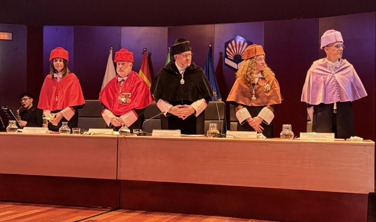 Asistimos al nombramiento de los Doctores Honoris Causa por la @univcordoba; Dª. Berit Arheimer, investigadora del Swedish Meteorological and Hydrological Institute y Michel Moisan, emérito del Departamento de Física de la Universidad de Montreal, en salón de actos del Rectorado.