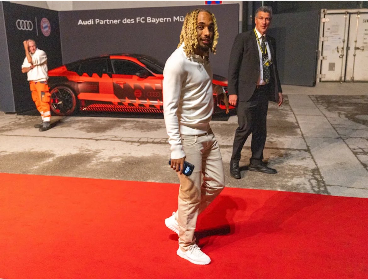 UltraGala🦁 tweet media