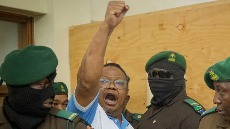 AfroCurrents's tweet photo. 🇹🇿 Tanzania's President Samia Suluhu Hassan has warned Kenyan activists against "meddling" in her country's affairs, vowing to prevent "chaos" after deporting Kenyan lawyers and campaigners. https://t.co/qg8V25sUmx