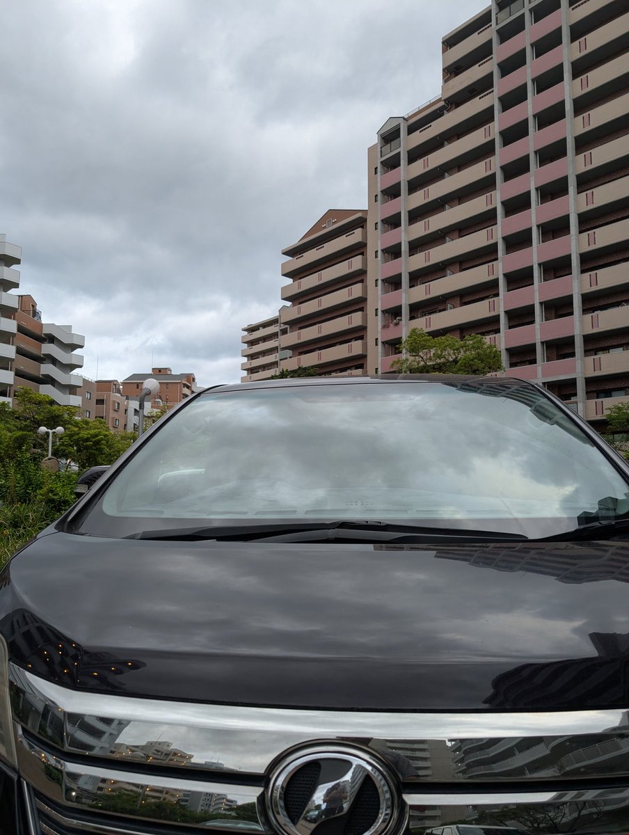 今にも泣き出しそうな空模様の火曜日です☁
チョイチョイ「泣き出しそうな空模様」って表現を目にしますが、コレって笑い泣きの涙の時もあるのかな❓️（笑）
「バカウケしてる空模様」は、イマイチ表現がビミョーか❓️（笑）
てな訳で、今夜もヤッつけます(｀･ω･´)ゞ
