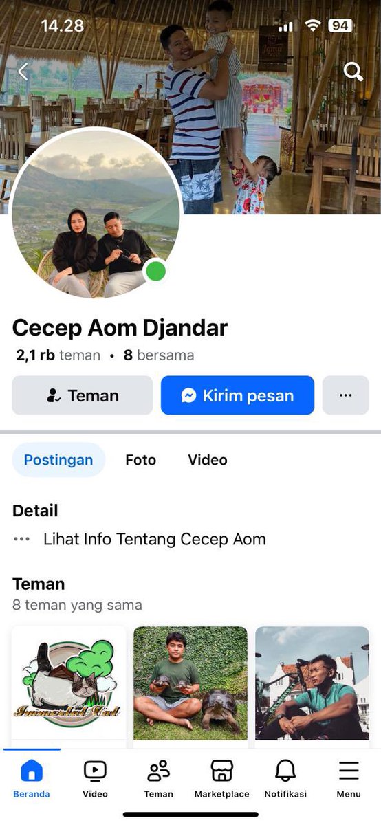 IntanHapsoh's tweet photo. Kita tuh bikin grup WA,  bertiga isinya penjual(suami), pembeli (si cecep), dan pihak ketiga ini. Eh si pembeli nambahin satu orang. Yang kita pikir ini itu orang yang mau beli kucing juga. Jadi kayak si kucing ini dijual lagi sama si pembeli. https://t.co/rAf9W6jSk2