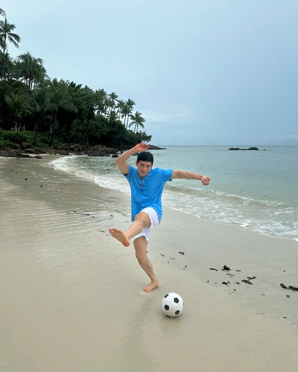 JoeTrivisvavet's tweet photo. เตะบอลลลกันฮะ…🤗⚽️⚽️⚽️
#Orlebarbrownthailand #OrlebarBrown #FEELSUMMER #OBsAroundTheWorld #HOLIDAYBETTER https://t.co/zJa3BRpiGt