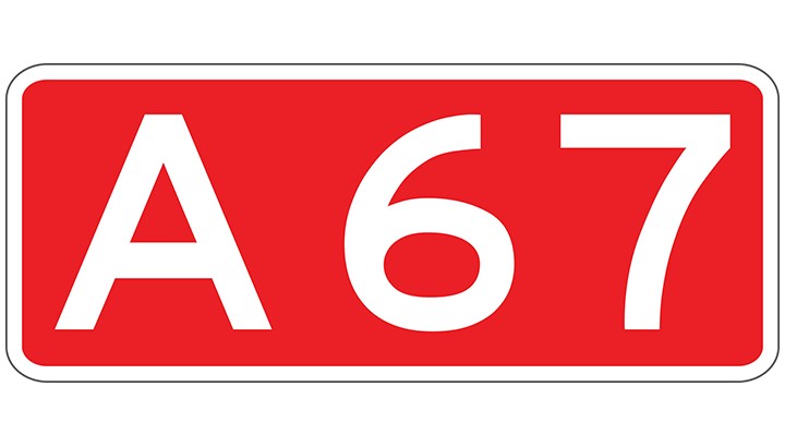 Vrachtwagen belandt in middenberm op A67 bij Geldrop