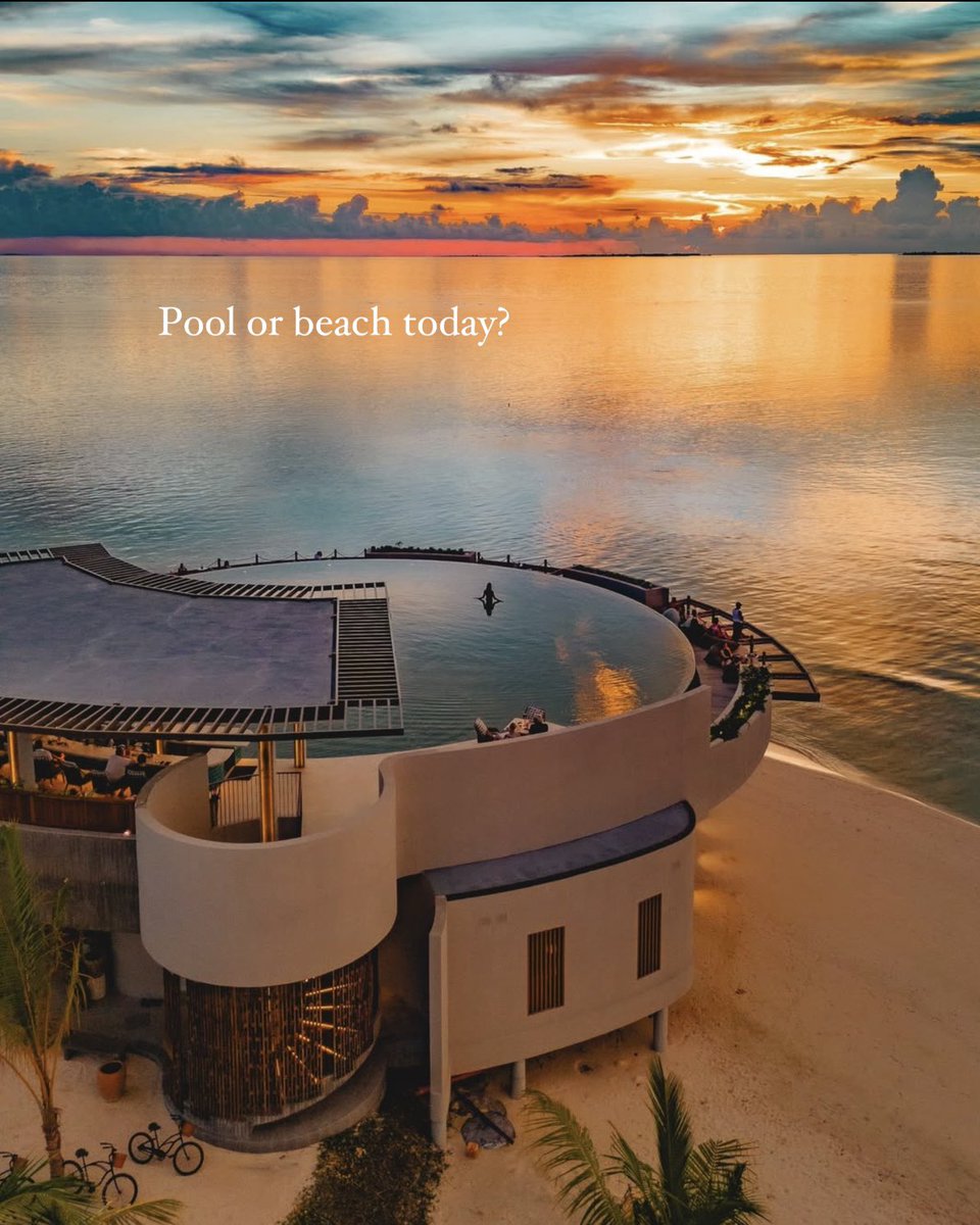 This is the gorgeous Six Senses Kanuhura 🌴✨ A tropical beach haven in the Maldives where problems go to melt away.

Some places are made for slowing down, soaking in the views, and appreciating the little moments. 🌊💙