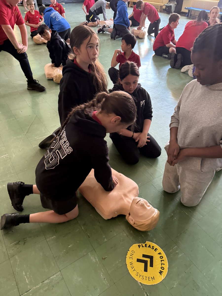 A mini medics session <a href="/cdarwincps/">Charles Darwin CPS</a> for Y6 pupils. Some fantastic displays of CPR!