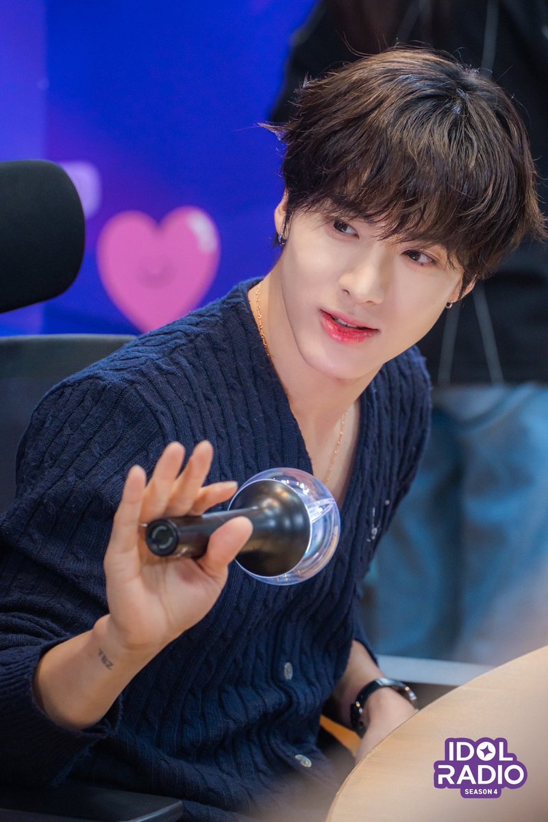 idolradiokorea's tweet photo. [#아이돌라디오4 앨범 250519]

📸EP122. Attention‼️엑신 아돌라💥전.격.출.연💥 with X:IN (DJ 에릭)

충격‼️천사 강아지 실존🐶🪽💕

@THEBOYZ_officl

#MBC #IDOLRADIO #아이돌라디오 #THEBOYZ #더보이즈 #에릭 https://t.co/vueCAFFwYx